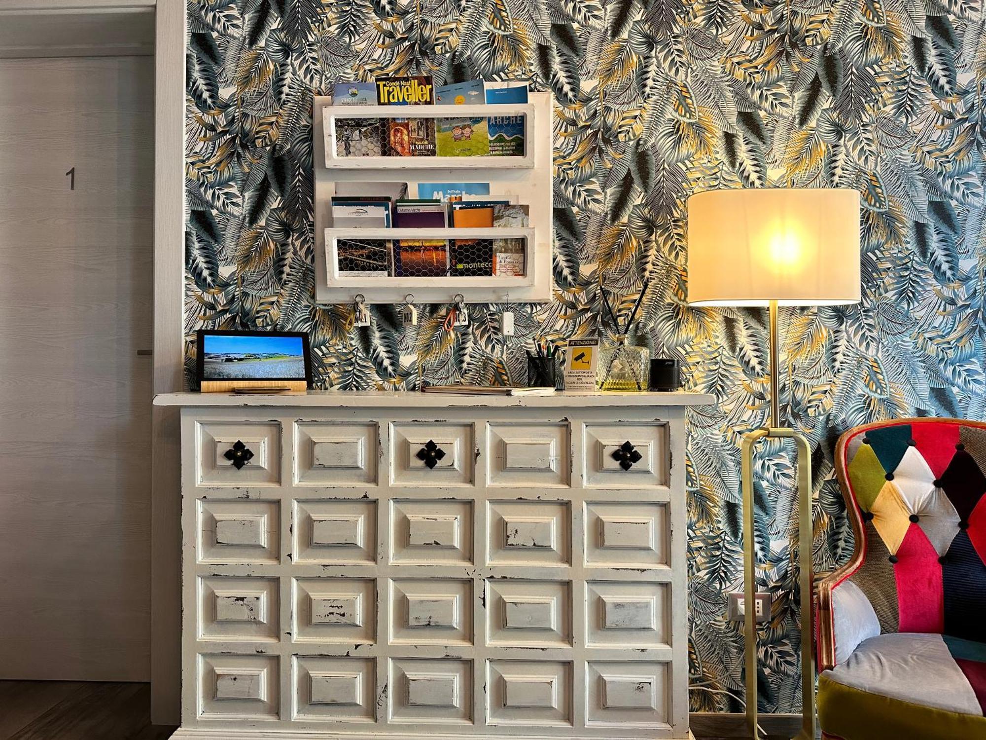 Bed and Breakfast Alcivico3 Чивитанова-Марке Экстерьер фото